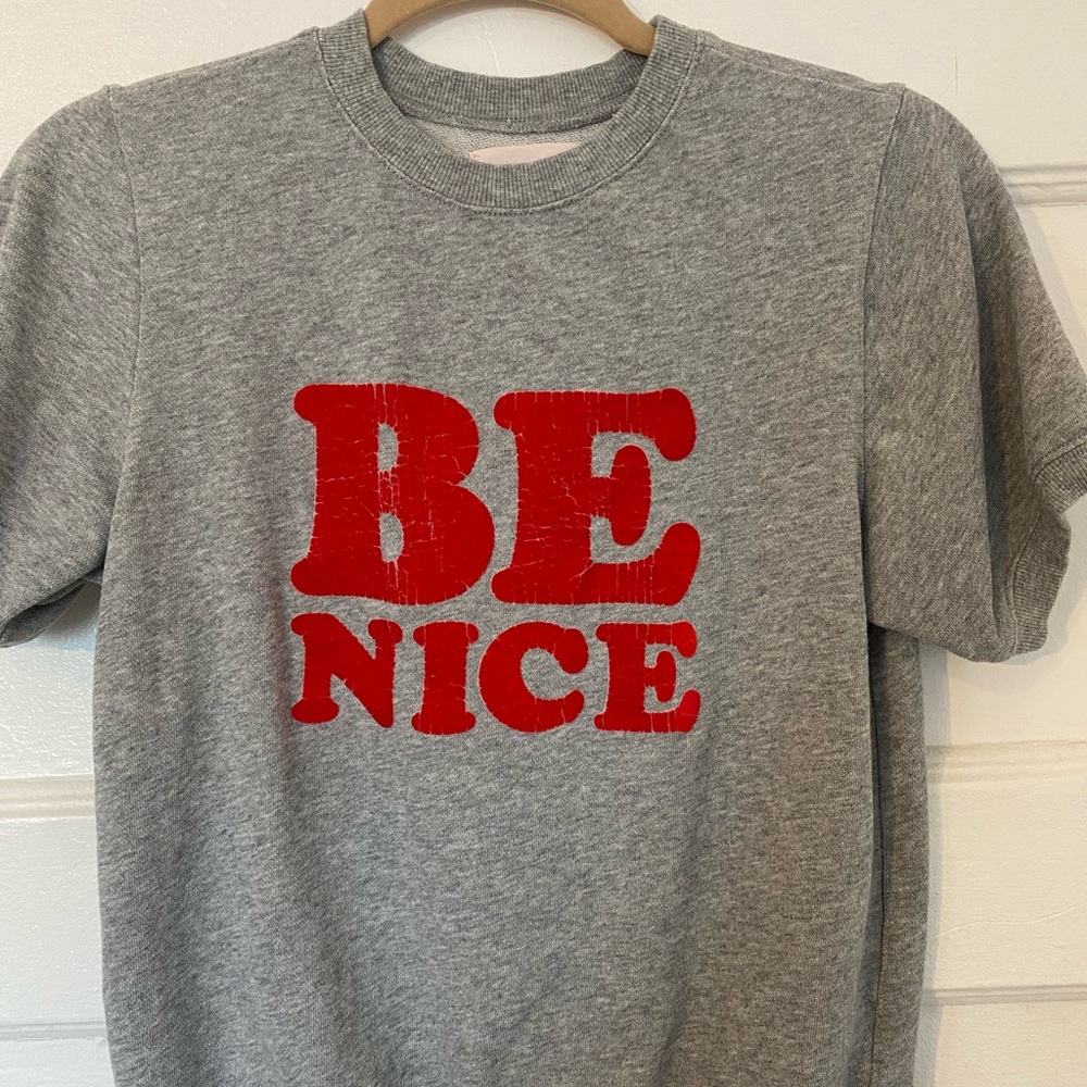 Cute sweatshirt t-shirt! Worn only 3 times.